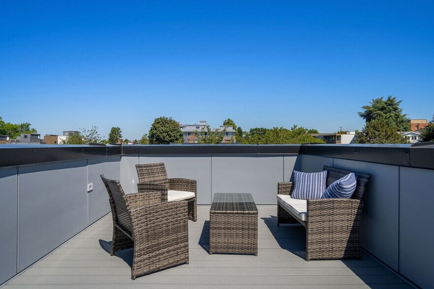 Building Photo - 1835 14th Ave