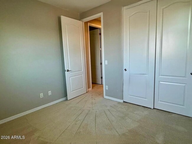 Building Photo - 1433 E Lovebird Ln