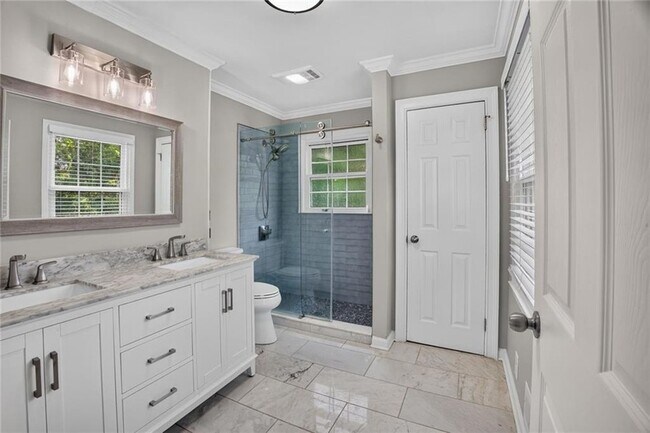 Building Photo - 2982 Northbrook Dr