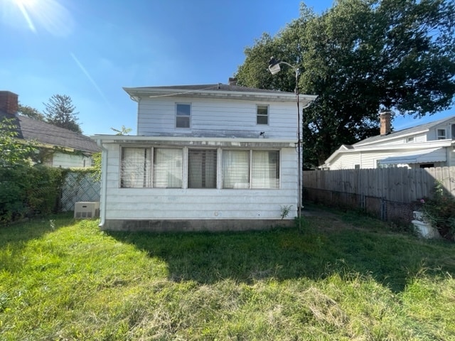 Building Photo - 1343 E Bowman St