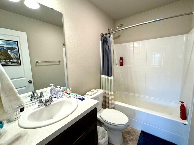 Building Photo - Charming 3-Bedroom Home in DuPont, WA