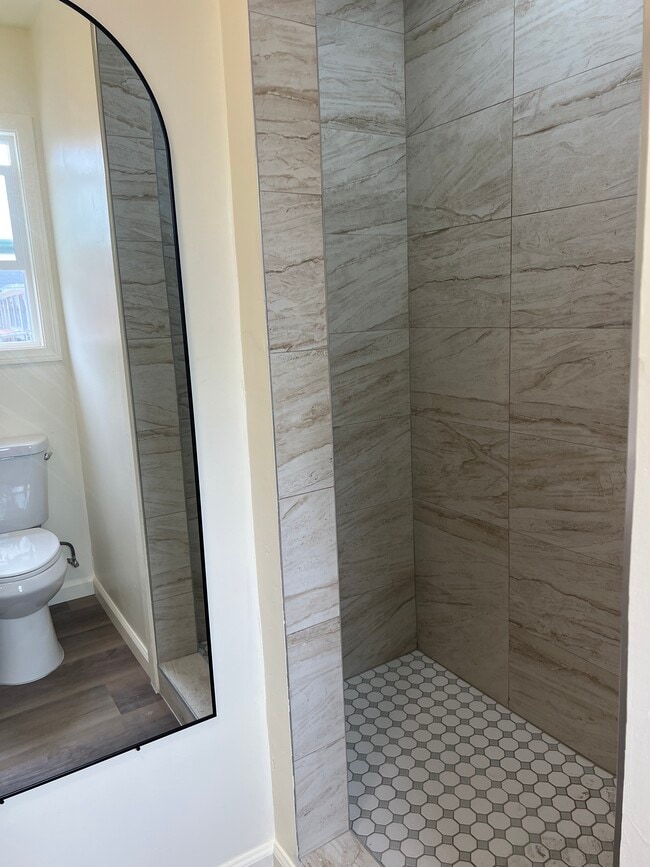 Building Photo - 12224 Beverly Blvd