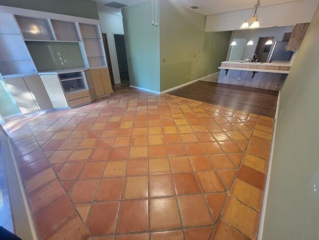 Building Photo - 6223 Allen St