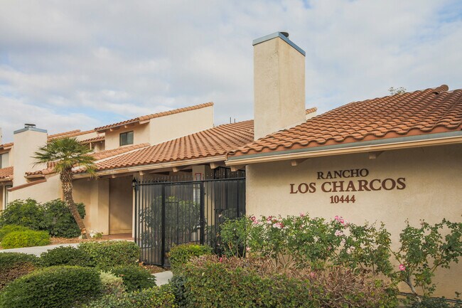 Building Photo - Tri-Level Townhome with Bonus Room | Ranch Los Charcos