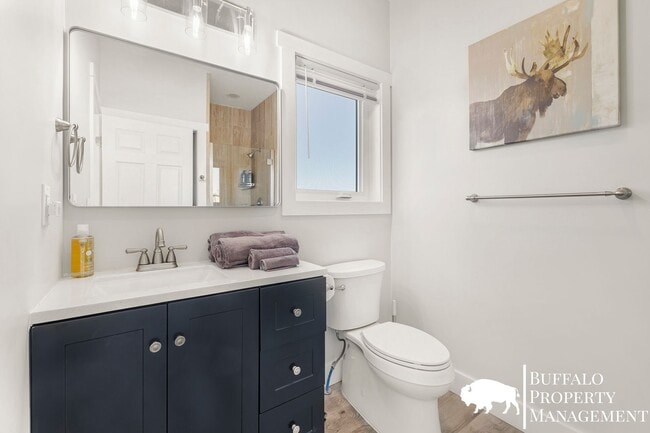 Building Photo - Brand new fully furnished home available f...