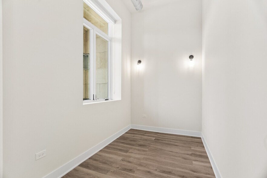 Building Photo - 1453 Maple Ave