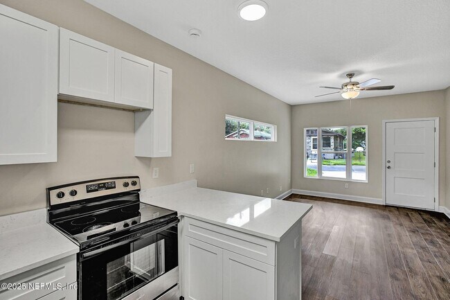 Building Photo - 2291 Clemente Dr