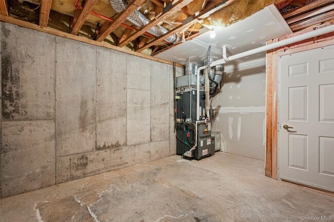 Building Photo - 402 Waterview Dr