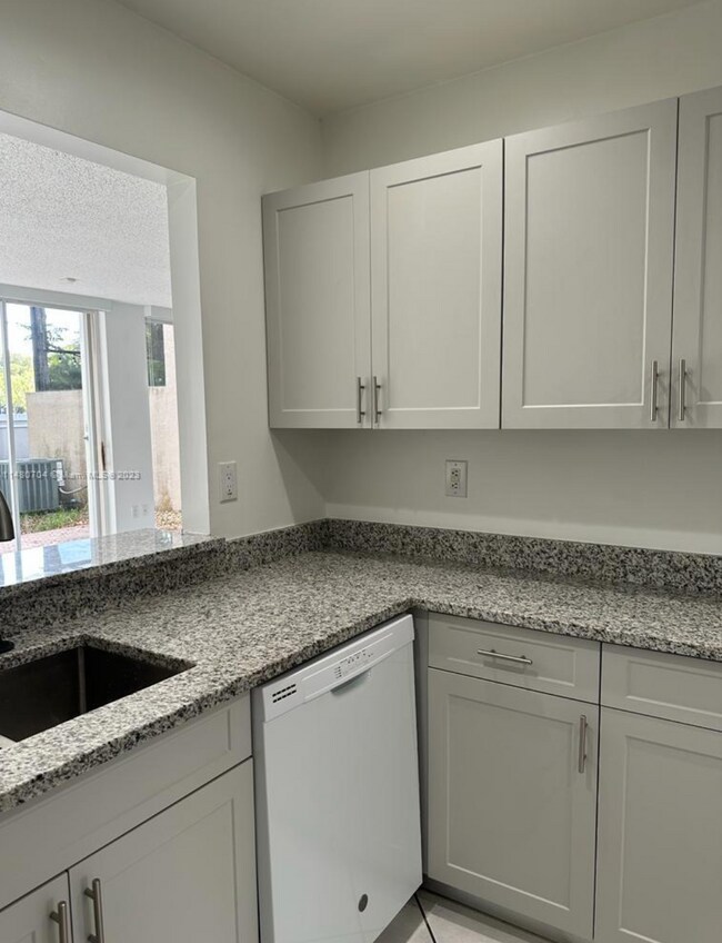 Building Photo - 10204 NW 52nd Ter