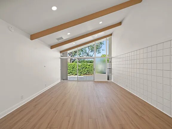 Building Photo - 4174 Del Mar Ave