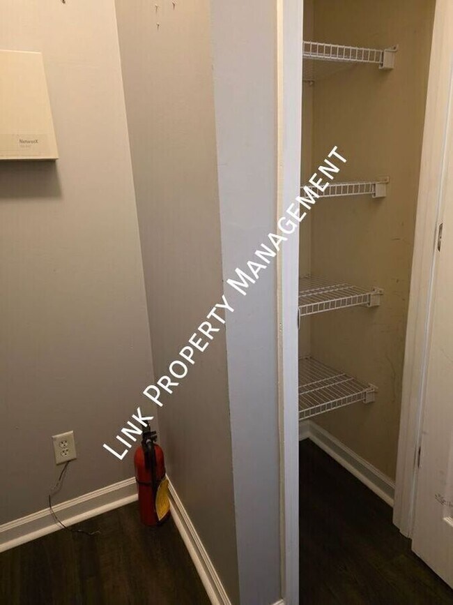 Building Photo - 6383 Rim Crest Ln