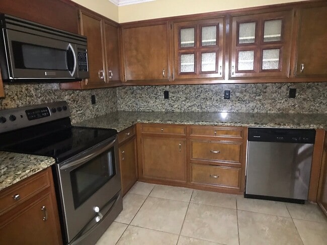 Building Photo - 3Bed/2Bath In Cimarron now Available!