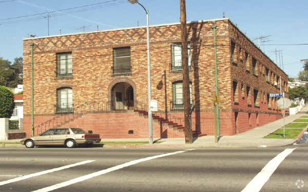 Primary Photo - 1443 N Alvarado St