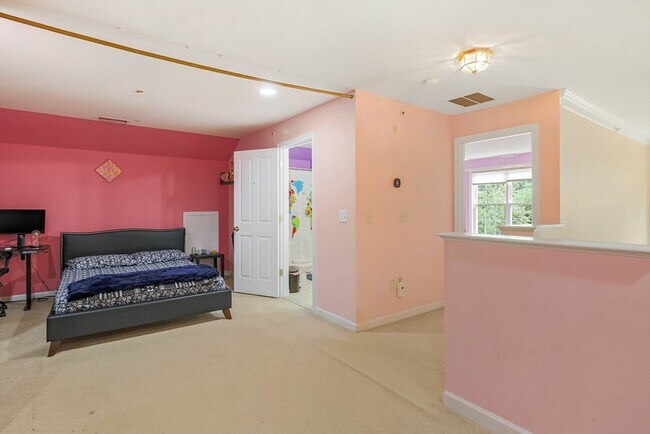 Building Photo - 68 Buttercup Ln