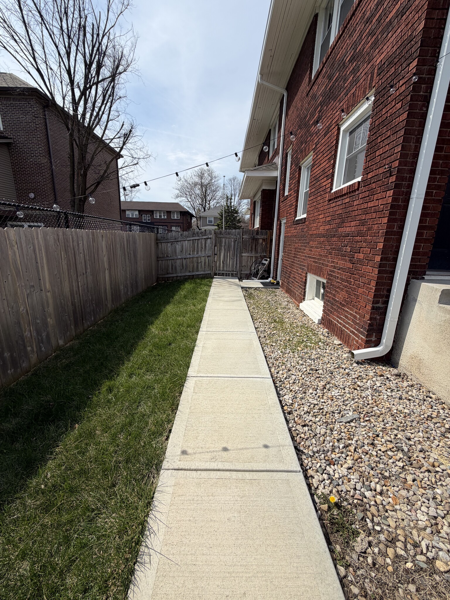 Building Photo - 3827 Central Ave