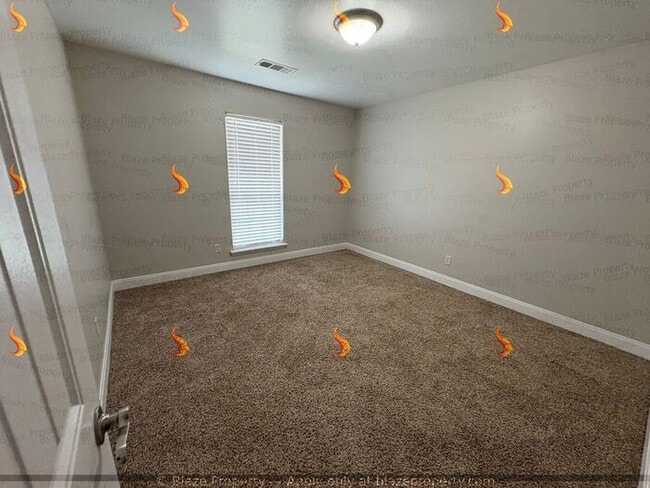 Building Photo - Charming Corner Lot Home in Desirable City...