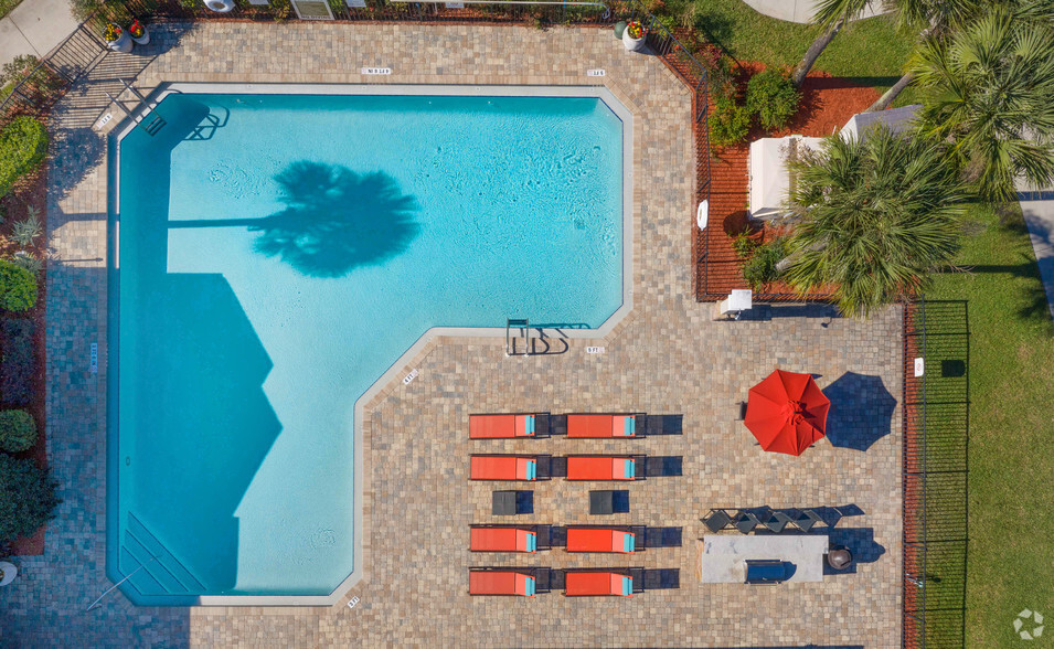 Pool - Addison Landing