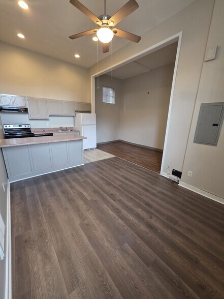 Building Photo - 1701 W Leigh St