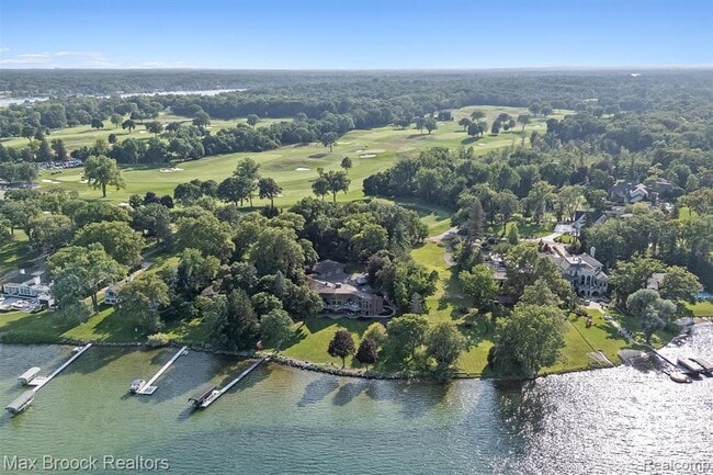 Building Photo - 3333 W Shore Dr