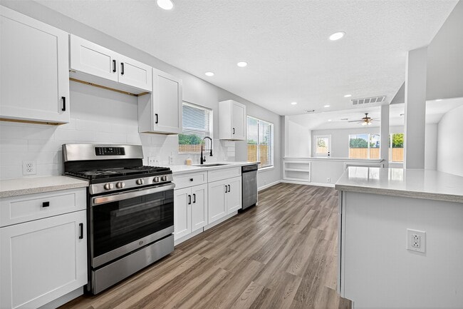 Building Photo - 14934 Sugar Falls Ct