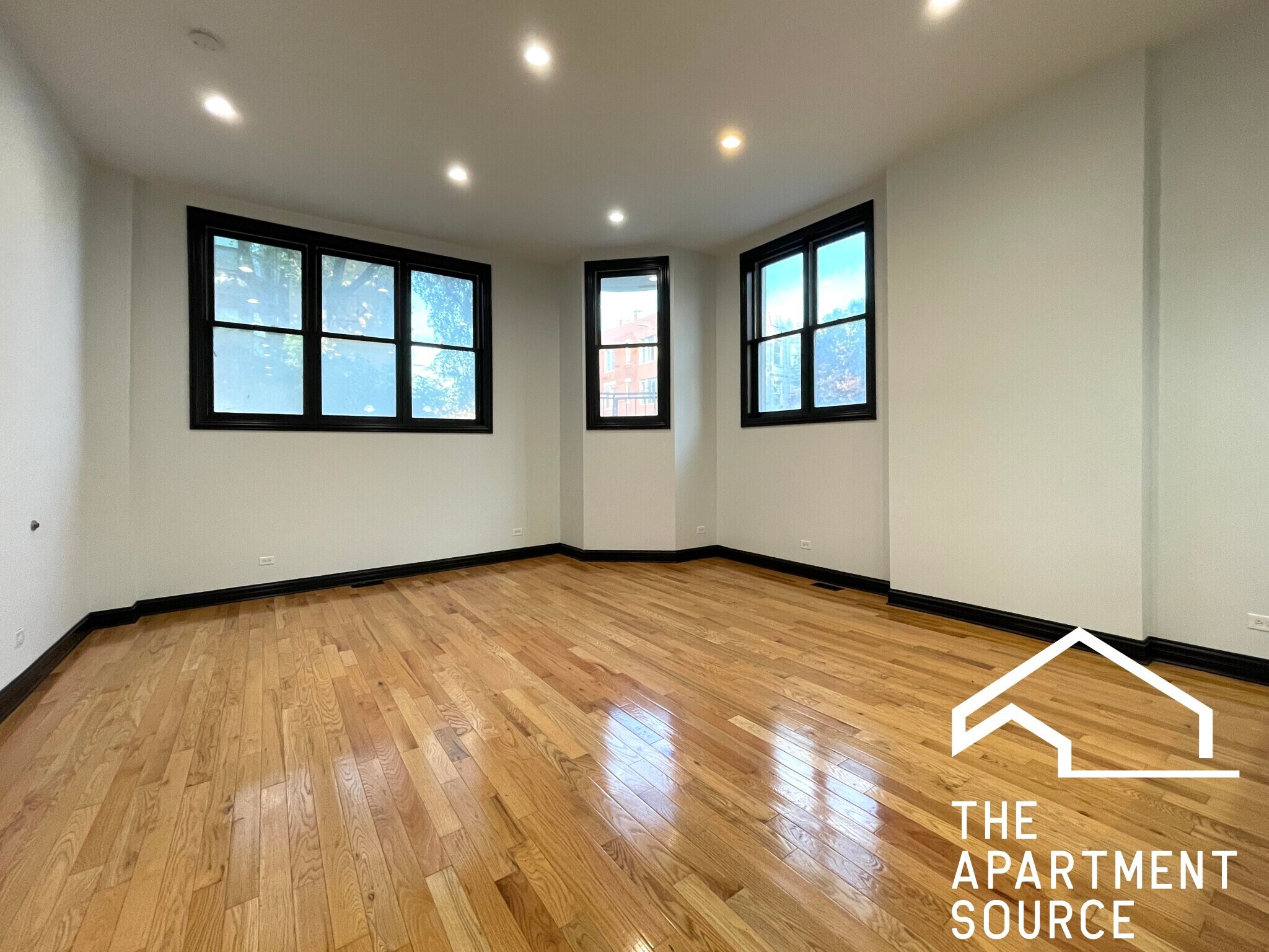 Building Photo - 2842 W Augusta Blvd