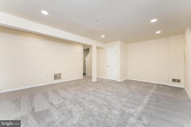 Building Photo - 3421 Belleplain Ct