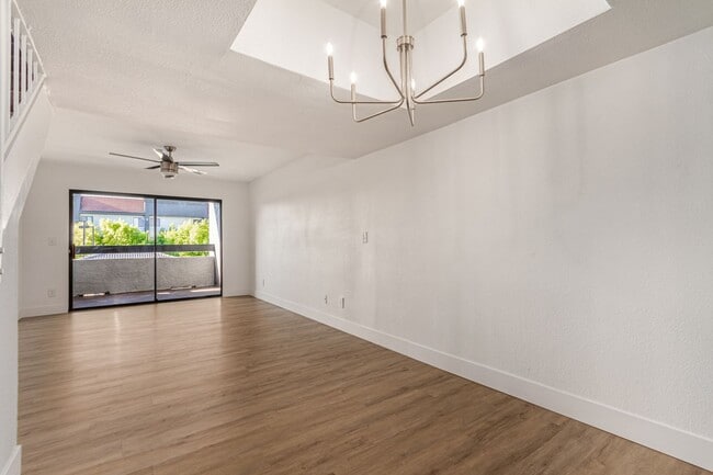 Building Photo - Updated 2-Bedroom COZY Condo Just Minutes ...