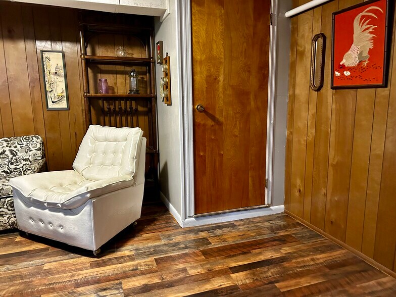 Building Photo - 1908 Kessler Blvd North Dr