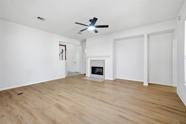 Building Photo - 6165 Darlington Ct