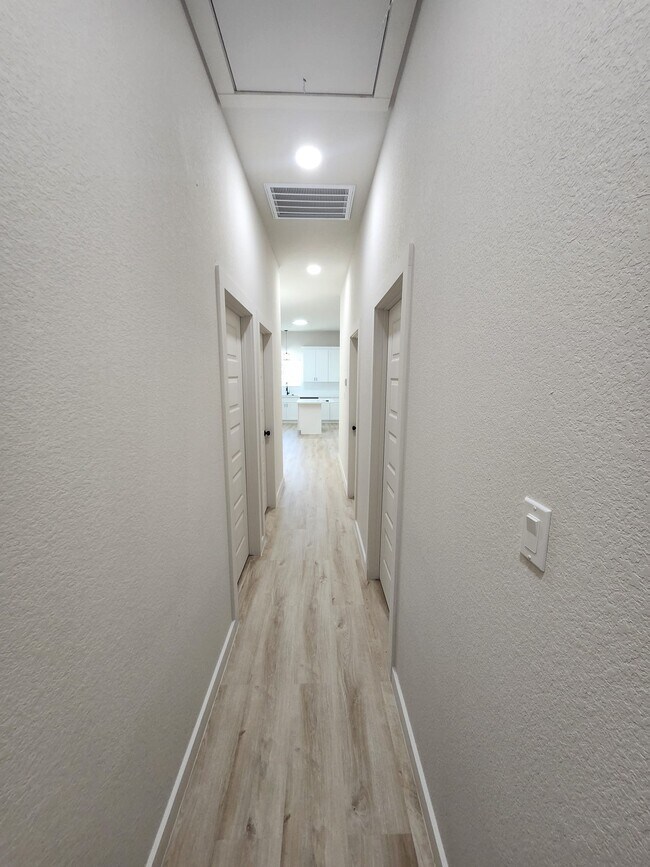 Building Photo - 9711 Cargill St