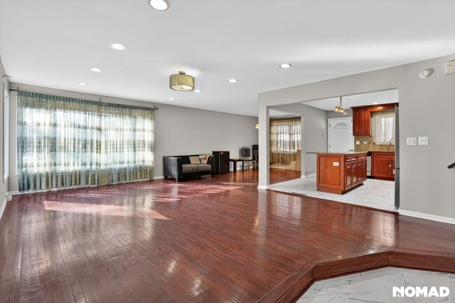 Building Photo - 7151 Hamlin Ave