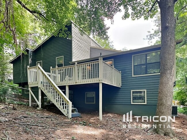 Building Photo - 5070 Ravenwood Dr