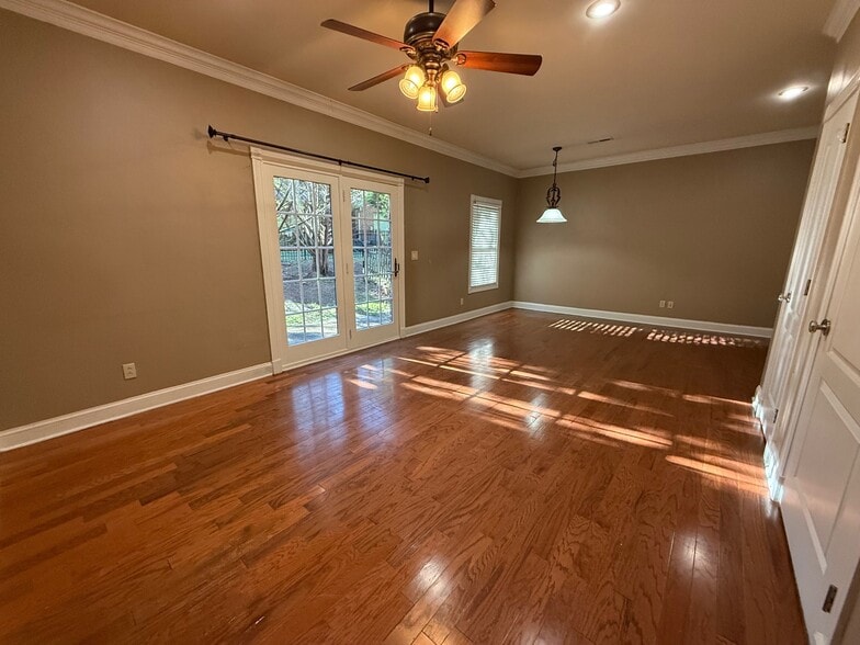 Building Photo - 111 Renee Ln