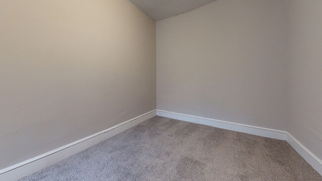Building Photo - Three Bedroom Home Near Carroll Park