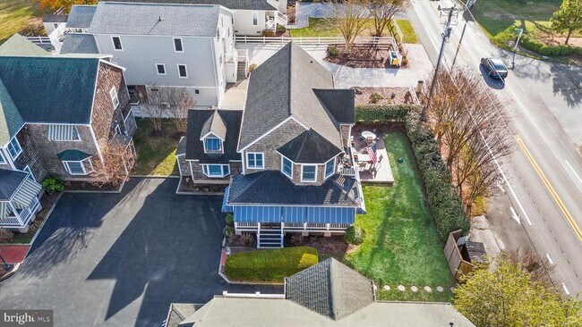 Building Photo - 330 Garfield Pkwy