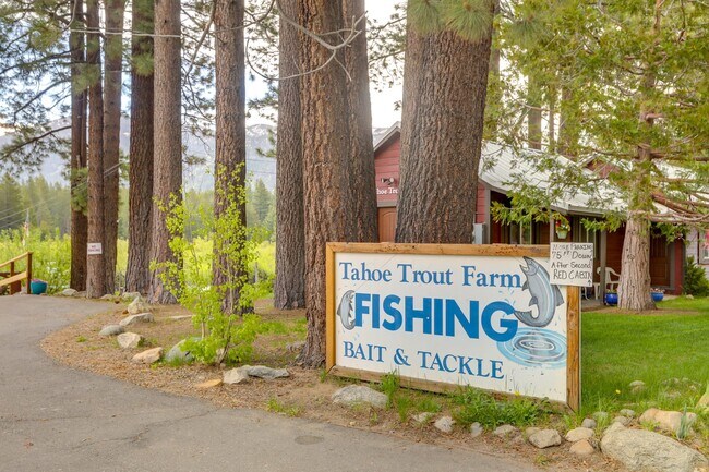 Building Photo - 2708 Armstrong Ave