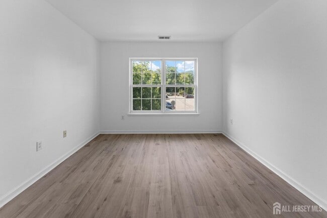 Building Photo - 1025 Dogwood Ct