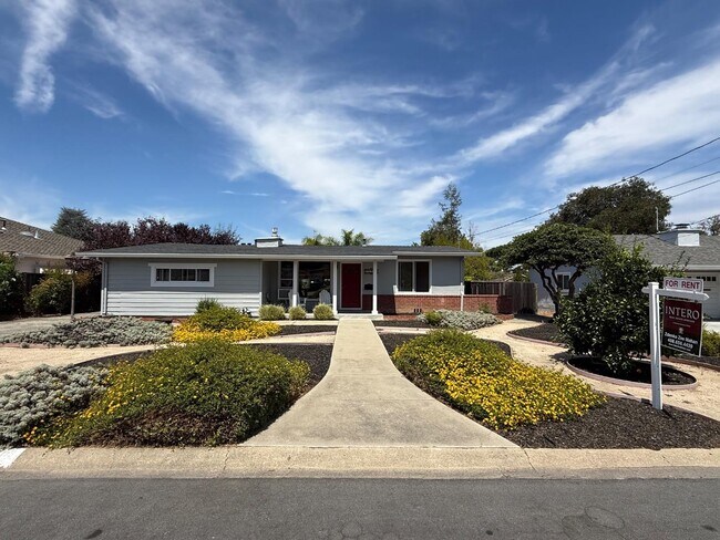 Building Photo - 14901 Nelson Way