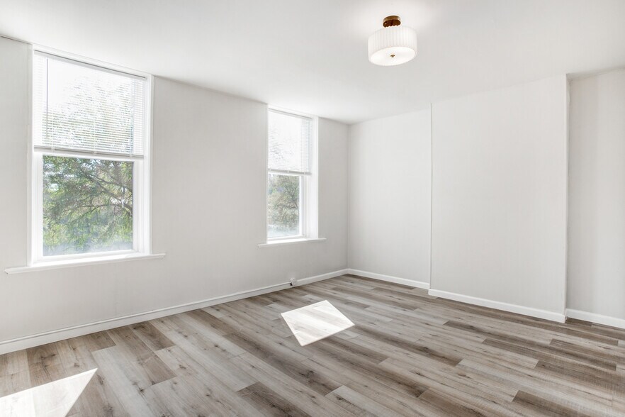 Building Photo - 2857 S 18th St