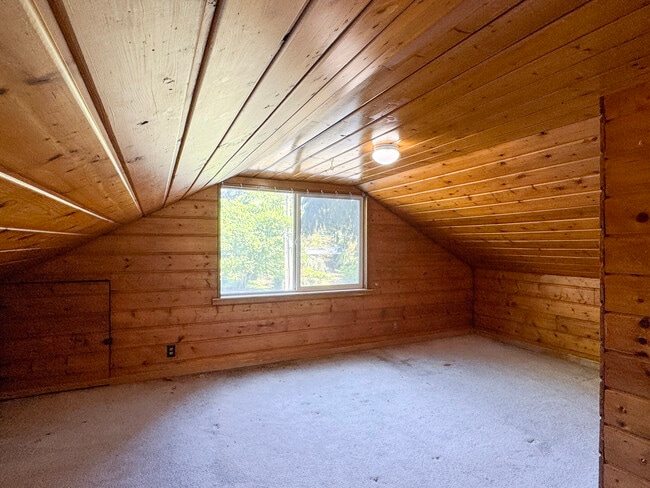 Building Photo - 105 SW 119th St