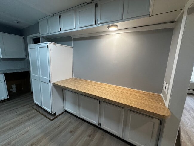Building Photo - Great Home in Groose pointe $300 OFF MOVE ...