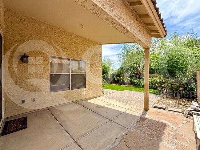 Building Photo - 1140 S Cholla St