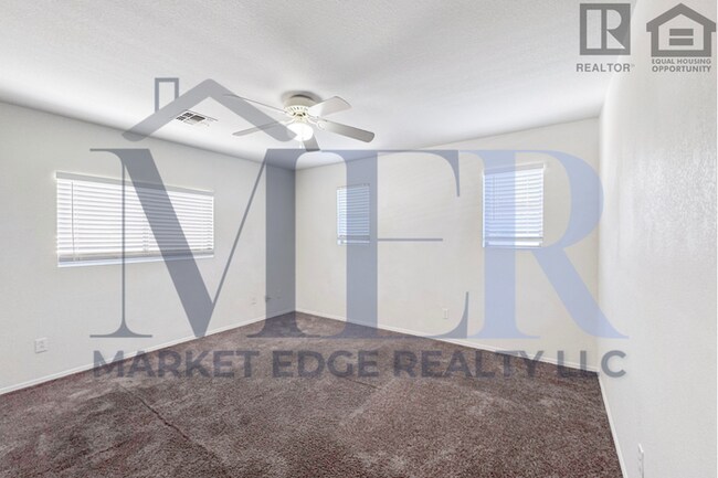 Building Photo - 4Bed/2.5Bath Home at 83rd Ave/Olive Ave! R...