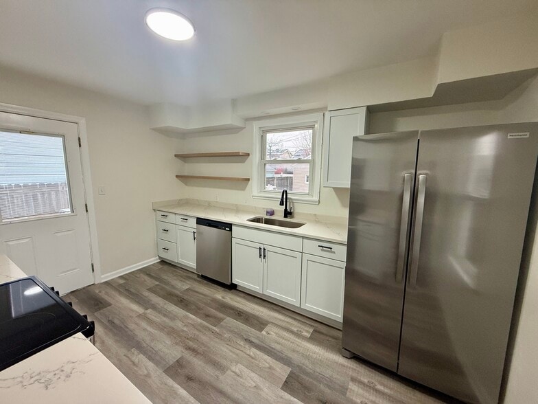 Building Photo - 436 Larcomb Ave