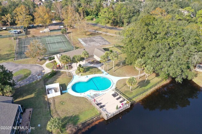 Building Photo - 8777 Como Lake Dr