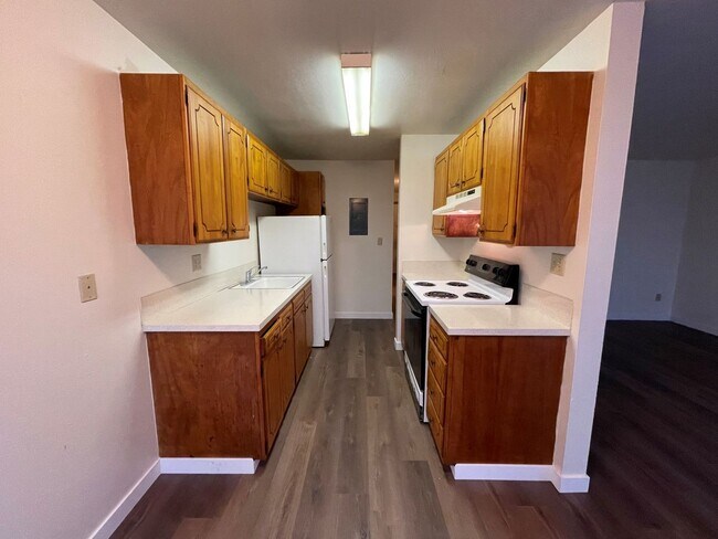 Building Photo - Hill Town Apartments: Spacious Two Bedroom...