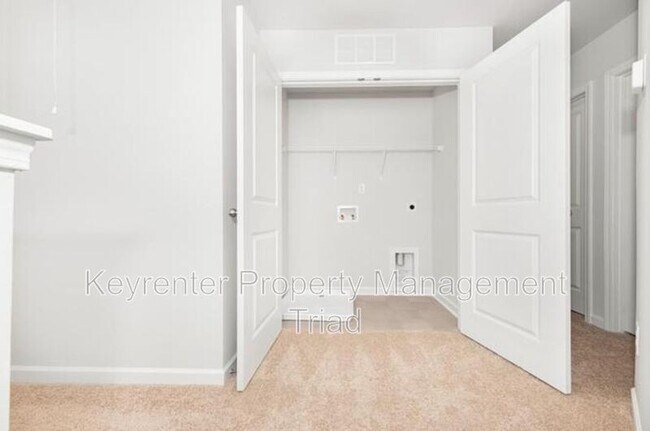 Building Photo - 1122 Banworth Ct