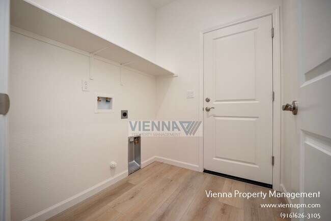 Building Photo - 551 Fox Hunt Wy