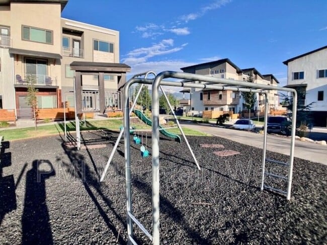 Building Photo - 503 W 2275 N