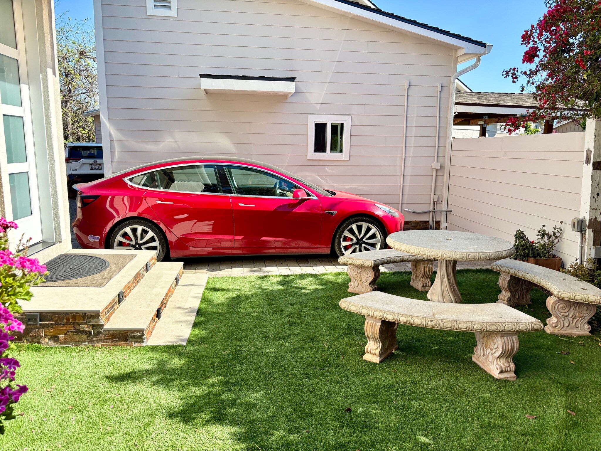 Building Photo - 625 Craig Ave